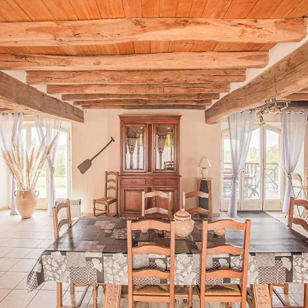 Elegant Near Les Eyzies De Tayac Holiday home *